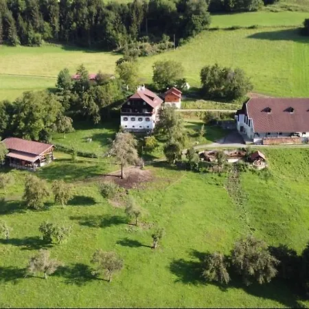 Farmház Bergbauernhof Rebernig